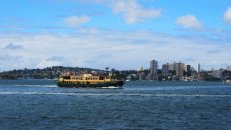 Die Fähren im Hafen von Sydney sind nicht nur ein beliebtes Transportmittel für Touristen, sondern werden auch täglich von Tausenden Pendlern benutzt.