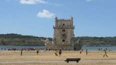 Ebenfalls manuelinischen Stils ist der Torre de Belém nahe der Tejo-Mündung.