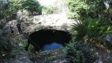 Einstieg zur "Calavera"-Cenote