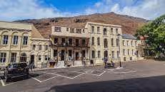 Consulate Hotel auf der anderen Straßenseite