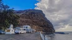 ... landet man auf der Uferpromenade, die im Westen vom Ladder Hill flankiert wird.