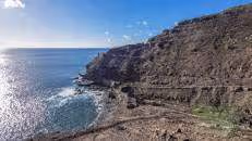 Blick zurück auf die Serpentinen, die wir soeben gekommen sind.